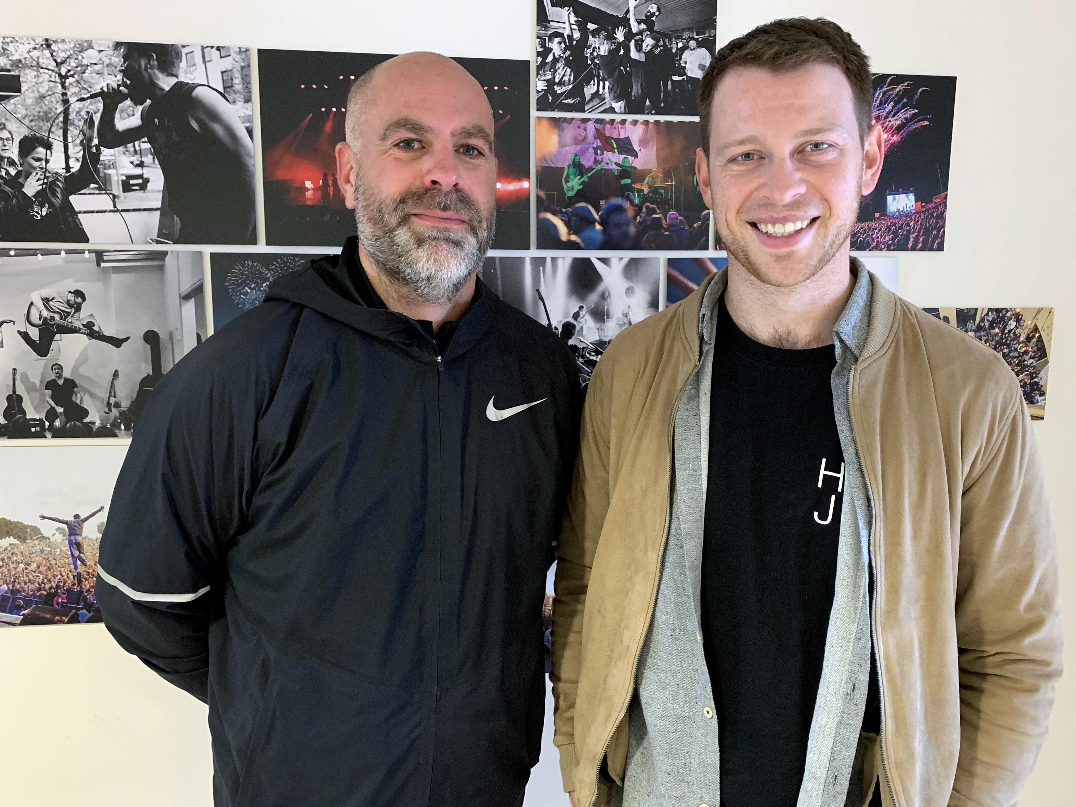 Arbeidet med ny budmal og standardiserte kontraktsvilkår er endelig i havn. Arrangørfaglig seniorrådgiver i NKA, Anders Tangen og bookingagent i Nordic Live og styremedlem i NEMAA, Joël Schwalenstöcker. Foto: NKA