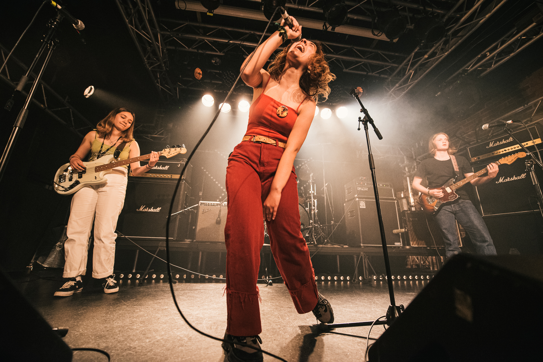  Bilde av Julie and the Peckers på scenen på Eggstockfestivalen 2019